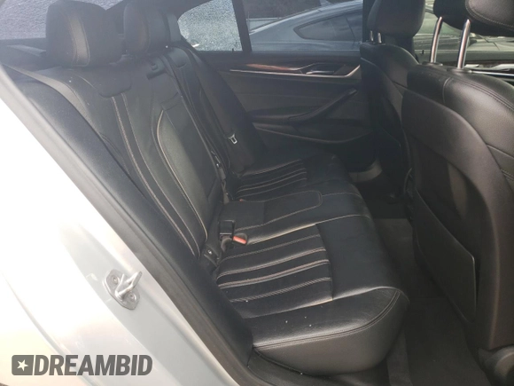 2018 BMW 5 Series 530i xDrive with VIN WBAJA7C59JG907384, listed as a Copart auction lot 43800145 with 95,961 mi miles and Salvage Title. Bid and sale history available at carsss.com. Image 10.