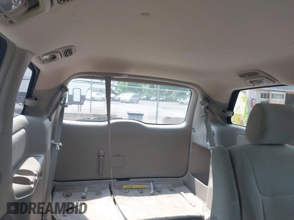 2005 Toyota Sienna CE z VIN 5TDZA23C65S364840, wystawiony jako IAAI lot #42485215 z przebiegiem 203 734 mil mil oraz . Historia ofert i sprzedaży dostępna na DreamBid. Obrazek 8.