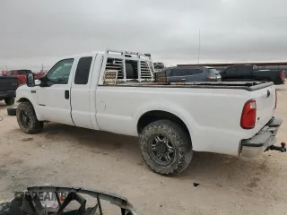 2000 Ford F-250 XL с VIN 1FTNX20F3YEC16926, выставлен на аукционе Copart как лот 43728995 с пробегом 179 899 миль миль и Списание • Salvage title. История ставок и продаж доступна на DreamBid. Изображение 2.