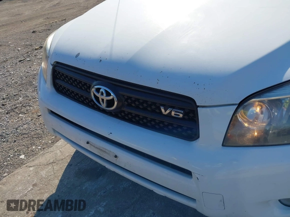 2007 Toyota RAV4 Sport with VIN JTMBK32V275029400, listed as a IAAI auction lot 41783215 with 187,831 mi miles. Bid and sale history available at carsss.com. Image 6.