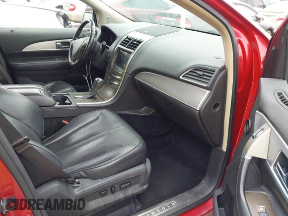 2011 Lincoln MKX z VIN 2LMDJ8JK8BBJ20739, wystawiony jako IAAI lot #41956364 z przebiegiem 125 474 mil mil oraz . Historia ofert i sprzedaży dostępna na DreamBid. Obrazek 5.