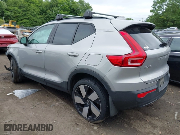 2023 Volvo XC40 Ultimate with VIN YV4ED3UM1P2058851, listed as a IAAI auction lot 42525409 with 11,626 mi miles and . Bid and sale history available at DreamBid. Image 3.