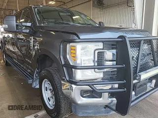 2019 Ford F-250 XL z VIN 1FT7W2BT5KEC22832, wystawiony jako IAAI lot #42836522 z przebiegiem 150 547 mil mil oraz . Historia ofert i sprzedaży dostępna na DreamBid. Obrazek 5.