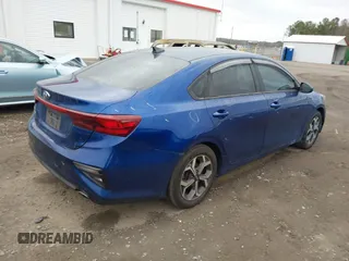 2020 Kia Forte LXS z VIN 3KPF24AD4LE213915, wystawiony jako IAAI lot #41674905 z przebiegiem 124 085 mil mil oraz . Historia ofert i sprzedaży dostępna na DreamBid. Obrazek 4.