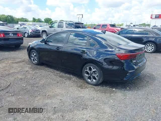 2021 Kia Forte LXS с VIN 3KPF24AD9ME264604, выставлен на аукционе IAAI как лот 42209307 с пробегом 95 934 миль миль и . История ставок и продаж доступна на DreamBid. Изображение 3.