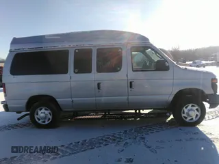 2012 Ford Econoline Passenger XL z VIN 1FMNE1BW4CDA93080, wystawiony jako IAAI lot #41103198 z przebiegiem Nie podano mil oraz . Historia ofert i sprzedaży dostępna na DreamBid. Obrazek 13.