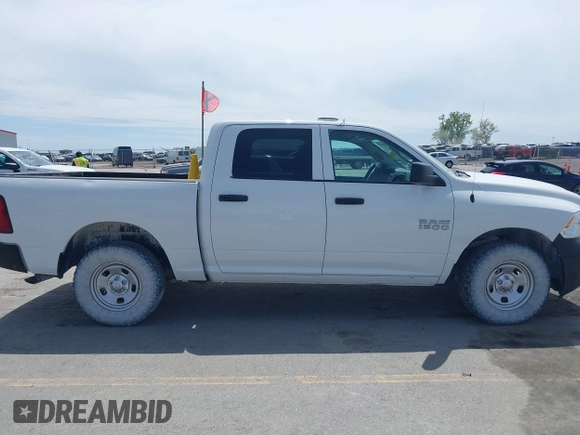 2017 Ram 1500 Express z VIN 1C6RR7KG1HS820322, wystawiony jako IAAI lot #42192578 z przebiegiem 155 574 mil mil oraz . Historia ofert i sprzedaży dostępna na DreamBid. Obrazek 13.