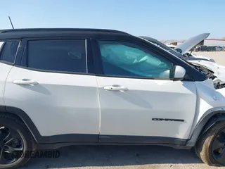 2019 Jeep Compass Altitude z VIN 3C4NJCBB2KT832402, wystawiony jako IAAI lot #41054965 z przebiegiem 84 804 mil mil oraz . Historia ofert i sprzedaży dostępna na DreamBid. Obrazek 13.