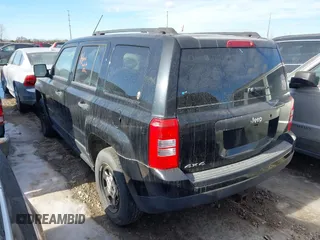 2012 Jeep Patriot Sport with VIN 1C4NJRBB3CD655935, listed as a IAAI auction lot 41139634 with 199,608 mi miles and . Bid and sale history available at carsss.com. Image 3.