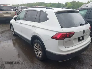 2018 Volkswagen Tiguan SEL с VIN 3VV2B7AX0JM096512, выставлен на аукционе IAAI как лот 42237884 с пробегом 60 209 миль миль и . История ставок и продаж доступна на DreamBid. Изображение 3.