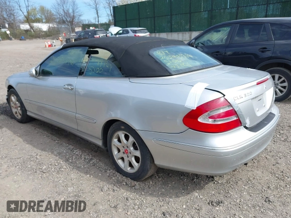 2004 Mercedes-Benz CLK 320 z VIN WDBTK65G54T009988, wystawiony jako IAAI lot #42079933 z przebiegiem Nie podano mil oraz . Historia ofert i sprzedaży dostępna na DreamBid. Obrazek 3.