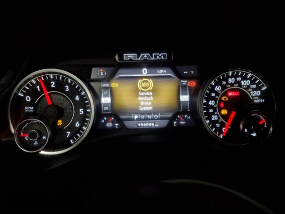 2019 Ram 1500 Laramie with VIN 1C6SRFDT2KN795605, listed as a Copart auction lot 88494875 with 156,046 mi miles and Salvage Title. Bid and sale history available at carsss.com. Image 9.
