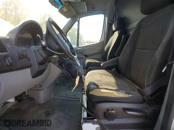 2016 Mercedes-Benz Sprinter Cargo with VIN WD3PE7DD7GP272319, listed as a Copart auction lot 71381453 with 272,132 mi miles. Bid and sale history available at carsss.com. Image 7.