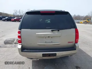 2014 GMC Yukon XL SLT with VIN 1GKS2KE71ER110308, listed as a IAAI auction lot 41940610 with 202,071 mi miles. Bid and sale history available at carsss.com. Image 16.