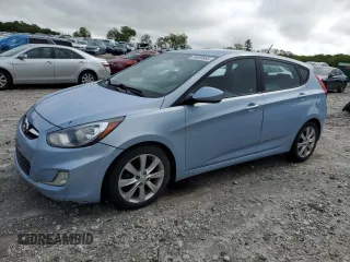 2012 Hyundai Accent SE z VIN KMHCU5AE2CU019537, wystawiony jako Copart lot #58089995 z przebiegiem 175 118 mil mil oraz Tytuł czysty. Historia ofert i sprzedaży dostępna na DreamBid. Obrazek 1.