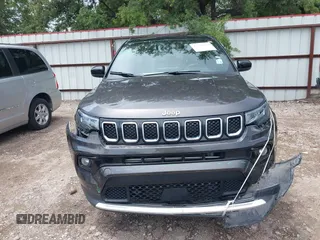 2024 Jeep Compass Limited z VIN 3C4NJDCN4RT608573, wystawiony jako IAAI lot #42510349 z przebiegiem 30 391 mil mil oraz . Historia ofert i sprzedaży dostępna na DreamBid. Obrazek 13.