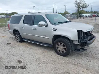 2008 Cadillac Escalade ESV with VIN 1GYFK66858R153981, listed as a IAAI auction lot 41667680 with 265,169 mi miles. Bid and sale history available at carsss.com. Image 1.
