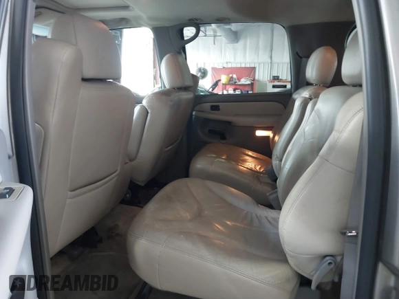 2001 GMC Yukon XL SLT with VIN 1GKEC16T01J315059, listed as a IAAI auction lot 41748985 with 218,294 mi miles. Bid and sale history available at carsss.com. Image 8.