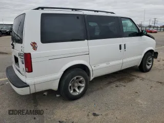 2000 Chevrolet Astro with VIN 1GNEL19W7YB206577, listed as a Copart auction lot 50245365 with Not Provided miles and Salvage Title. Bid and sale history available at carsss.com. Image 3.