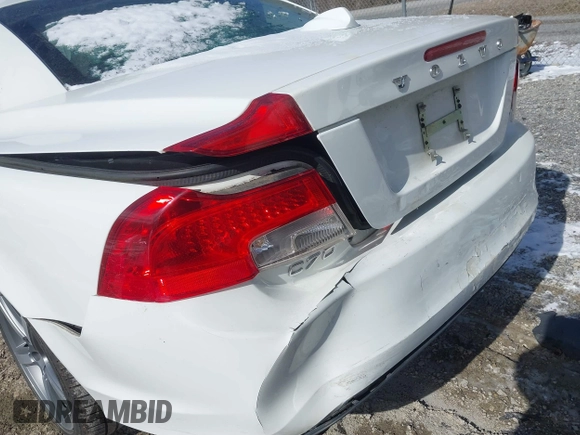 2013 Volvo C70 T5 with VIN YV1672MC5DJ142005, listed as a IAAI auction lot 41634212 with 94,435 mi miles. Bid and sale history available at carsss.com. Image 17.