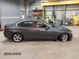 2015 BMW 3 Series 328i xDrive с VIN WBA3B5C57FP652994, выставлен на аукционе IAAI как лот 41917971 с пробегом 171 342 миль миль и . История ставок и продаж доступна на DreamBid. Изображение 13.