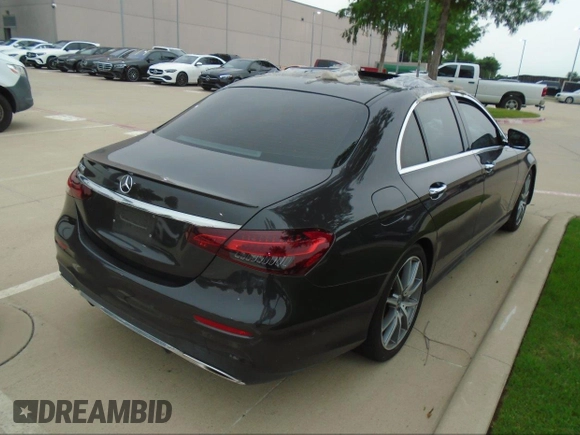 2022 Mercedes-Benz E 350 with VIN W1KZF8DB9NB097118, listed as a IAAI auction lot 42551140 with Not provided miles and . Bid and sale history available at DreamBid. Image 4.