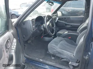 1999 Chevrolet Blazer LS with VIN 1GNDT13W0X2223207, listed as a IAAI auction lot 41352241 with 239,263 mi miles. Bid and sale history available at carsss.com. Image 5.