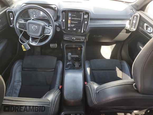 2019 Volvo XC40 R-Design with VIN YV4162UM9K2079488, listed as a Copart auction lot 50567235 with 77,003 mi miles and Salvage title. Bid and sale history available at DreamBid. Image 8.