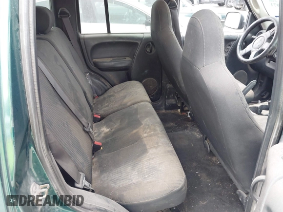 2003 Jeep Liberty Sport with VIN 1J4GL48K13W734113, listed as a IAAI auction lot 41915971 with 206,932 mi miles. Bid and sale history available at carsss.com. Image 8.