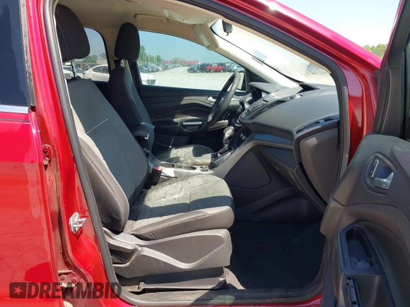 2013 Ford Escape SE with VIN 1FMCU0GX6DUB30766, listed as a IAAI auction lot 42140087 with 200,188 mi miles and . Bid and sale history available at carsss.com. Image 5.