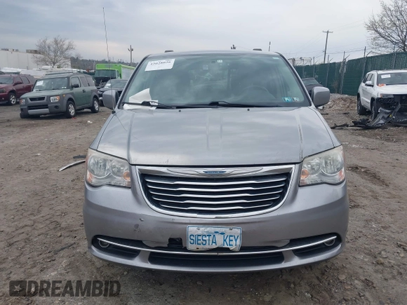 2014 Chrysler Town & Country Touring with VIN 2C4RC1BG7ER365013, listed as a IAAI auction lot 42028026 with 178,075 mi miles. Bid and sale history available at carsss.com. Image 12.