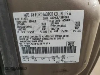 2002 Ford F-250 XL с VIN 1FTNX21F62EB79313, выставлен на аукционе Copart как лот 54254295 с пробегом Не указан миль и Чистый • Clean title. История ставок и продаж доступна на DreamBid. Изображение 12.