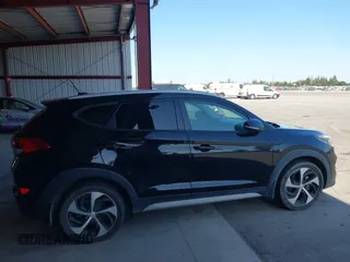 2017 Hyundai Tucson Limited z VIN KM8J3CA2XHU534555, wystawiony jako IAAI lot #42359868 z przebiegiem 136 180 mil mil oraz . Historia ofert i sprzedaży dostępna na DreamBid. Obrazek 13.