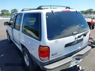 2000 Ford Explorer XLT z VIN 1FMZU63E3YUB34927, wystawiony jako IAAI lot #42208468 z przebiegiem 230 508 mil mil oraz . Historia ofert i sprzedaży dostępna na DreamBid. Obrazek 3.