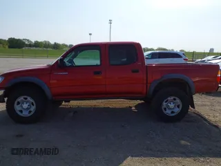 2004 Toyota Tacoma PreRunner z VIN 5TEGN92N94Z439622, wystawiony jako IAAI lot #42104813 z przebiegiem 343 675 mil mil oraz . Historia ofert i sprzedaży dostępna na DreamBid. Obrazek 14.