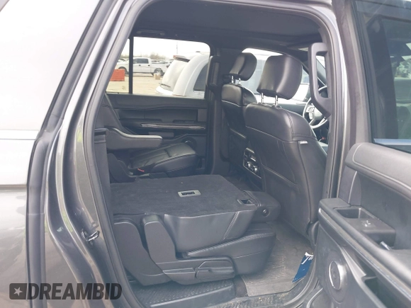 2020 Ford Expedition Max XLT z VIN 1FMJK1HT8LEA33916, wystawiony jako IAAI lot #41636565 z przebiegiem 68 638 mil mil oraz . Historia ofert i sprzedaży dostępna na DreamBid. Obrazek 8.