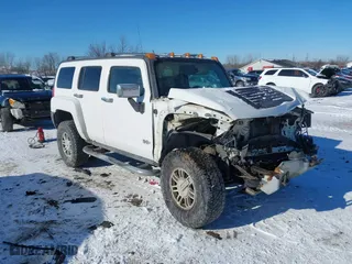 2008 Hummer H3 SUV with VIN 5GTEN13E488164197, listed as a IAAI auction lot 41325754 with 274,440 mi miles. Bid and sale history available at carsss.com. Image 1.