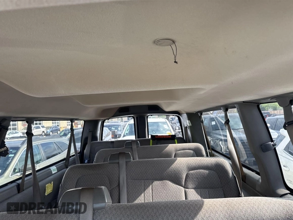 2016 Chevrolet Express Passenger LS с VIN 1GAZGNFG6G1212421, выставлен на аукционе IAAI как лот 42829307 с пробегом 268 858 миль миль и . История ставок и продаж доступна на DreamBid. Изображение 12.