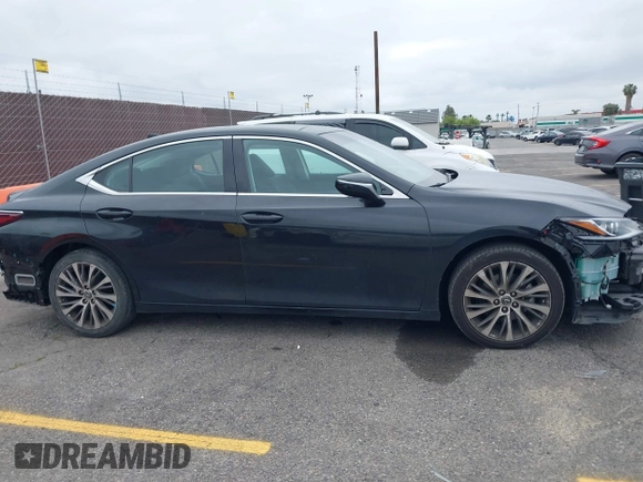2020 Lexus ES with VIN 58ADZ1B18LU070415, listed as a IAAI auction lot 42074563 with 45,811 mi miles. Bid and sale history available at carsss.com. Image 14.