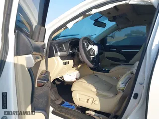 2014 Toyota Highlander XLE with VIN 5TDKKRFH9ES032261, listed as a IAAI auction lot 41429104 with 155,174 mi miles. Bid and sale history available at carsss.com. Image 5.