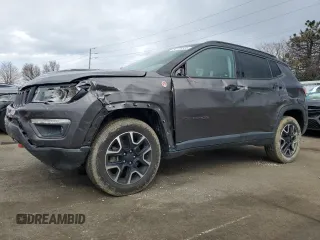 2019 Jeep Compass Trailhawk with VIN 3C4NJDDB0KT775734, listed as a Copart auction lot 50726555 with 81,812 mi miles and Salvage Title. Bid and sale history available at carsss.com. Image 1.