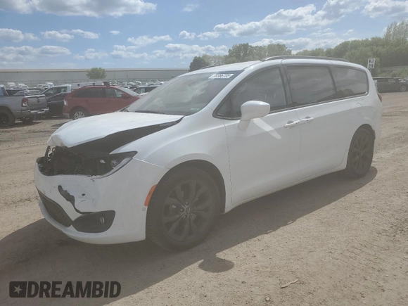 2018 Chrysler Pacifica Touring L Plus z VIN 2C4RC1EG9JR204331, wystawiony jako Copart lot #58386705 z przebiegiem 82 885 mil mil oraz Tytuł czysty. Historia ofert i sprzedaży dostępna na DreamBid. Obrazek 1.