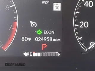 2023 Honda HR-V LX z VIN 3CZRZ1H34PM716838, wystawiony jako IAAI lot #41946033 z przebiegiem 24 958 mil mil oraz . Historia ofert i sprzedaży dostępna na DreamBid. Obrazek 16.