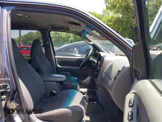 2001 Ford Escape XLT with VIN 1FMCU041X1KF10409, listed as a IAAI auction lot 39780383 with 246,336 mi miles. Bid and sale history available at carsss.com. Image 5.