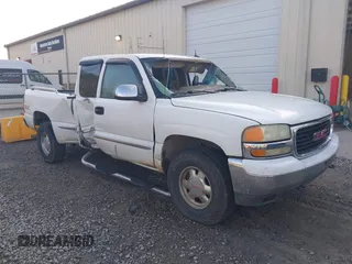 2002 GMC Sierra 1500 SLE z VIN 2GTEK19T621367544, wystawiony jako IAAI lot #42702265 z przebiegiem 315 764 mil mil oraz . Historia ofert i sprzedaży dostępna na DreamBid. Obrazek 1.