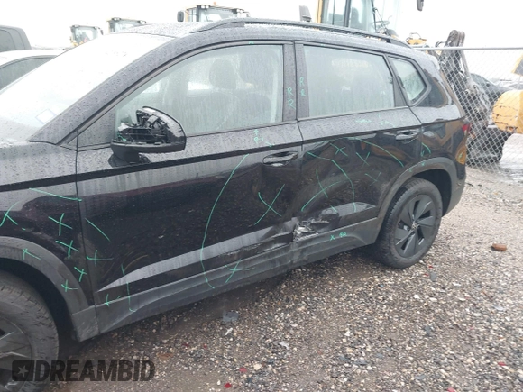 2025 Volkswagen Taos S z VIN 3VV5C7B27SM023006, wystawiony jako IAAI lot #42188274 z przebiegiem 5 375 mil mil oraz . Historia ofert i sprzedaży dostępna na DreamBid. Obrazek 17.