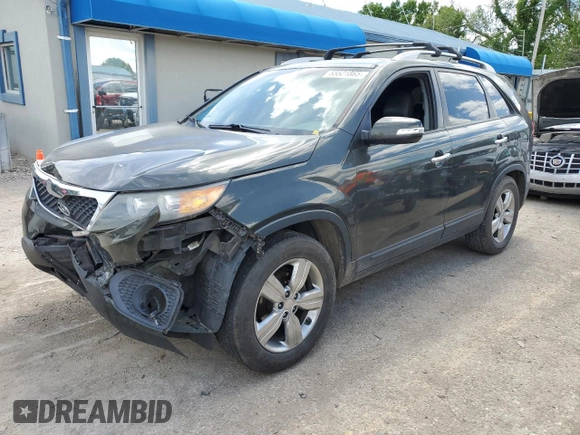 2012 Kia Sorento EX z VIN 5XYKU4A29CG247228, wystawiony jako Copart lot #55521865 z przebiegiem 149 036 mil mil oraz Szkoda całkowita • Salvage title. Historia ofert i sprzedaży dostępna na DreamBid. Obrazek 1.