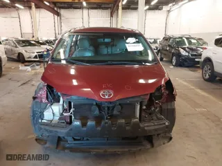 2016 Toyota Sienna XLE with VIN 5TDYK3DCXGS697980, listed as a IAAI auction lot 41500895 with 94,750 mi miles. Bid and sale history available at carsss.com. Image 13.