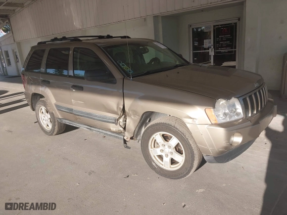 2005 Jeep Grand Cherokee Laredo with VIN 1J8HR48N95C713185, listed as a IAAI auction lot 41777242 with 95,262 mi miles. Bid and sale history available at carsss.com. Image 1.