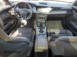 2022 Audi e-tron GT Prestige z VIN WAUEJBFW7N7006626, wystawiony jako Copart lot #75207374 z przebiegiem 27 095 mil mil oraz Szkody całkowita. Historia ofert i sprzedaży dostępna na DreamBid. Obrazek 8.